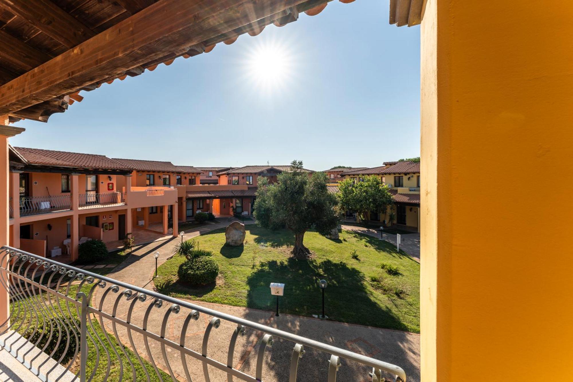 Residence Baia Dei Mirti Vignola Mare Εξωτερικό φωτογραφία