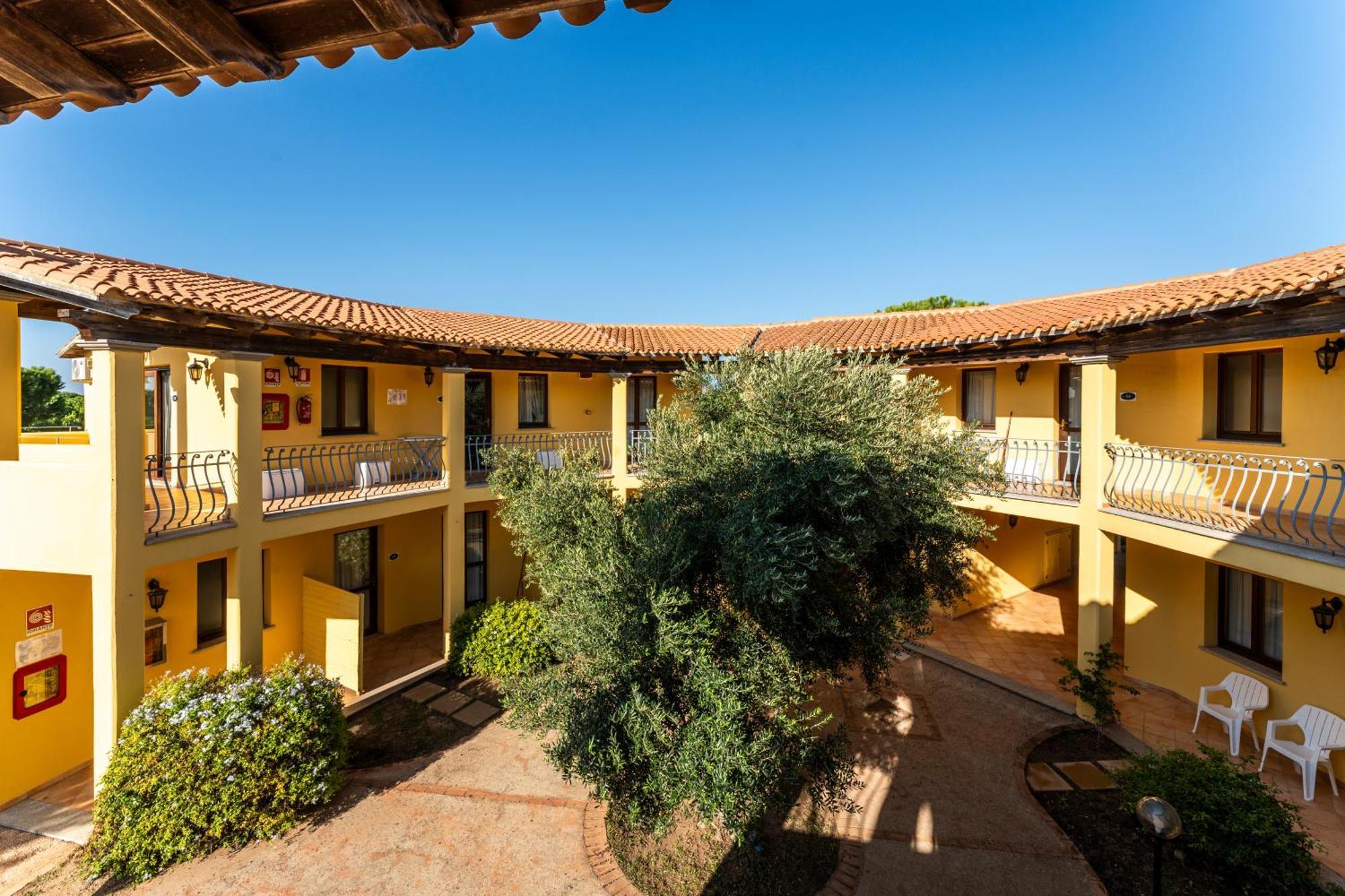 Residence Baia Dei Mirti Vignola Mare Εξωτερικό φωτογραφία